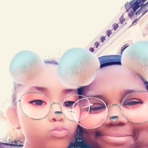 Meet your Posher, Elizabeth